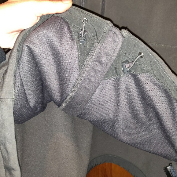 ❌SOLD❌NWOT Northface Waterproof Jacket - Picture 3 of 3